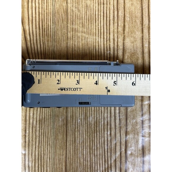 Vintage Sony Watchman FD-10A Handheld Pocket TV VHF/UHF‎ PARTS ONLY READ - Picture 12 of 13